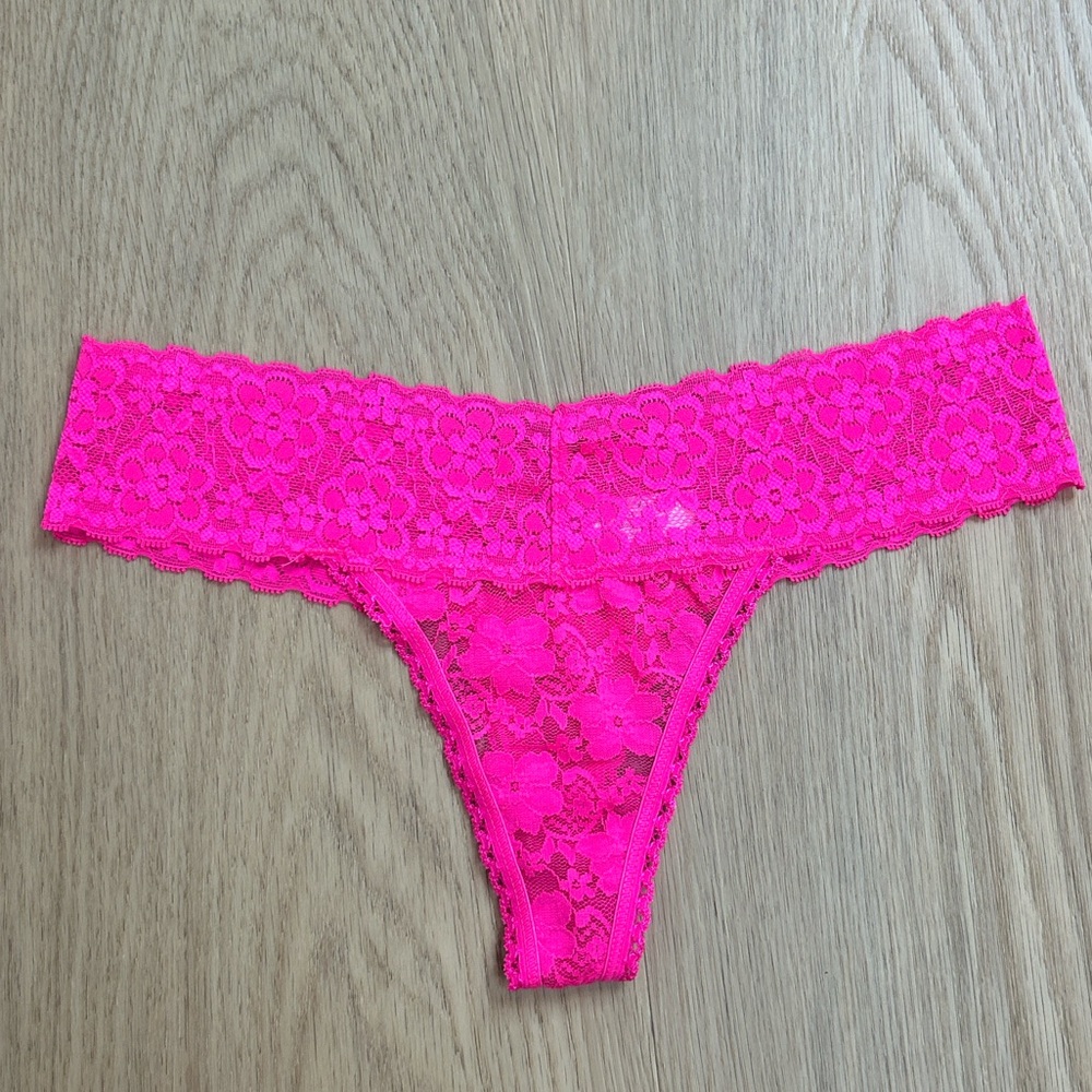Jessica Simpson Lace Thong Panty M